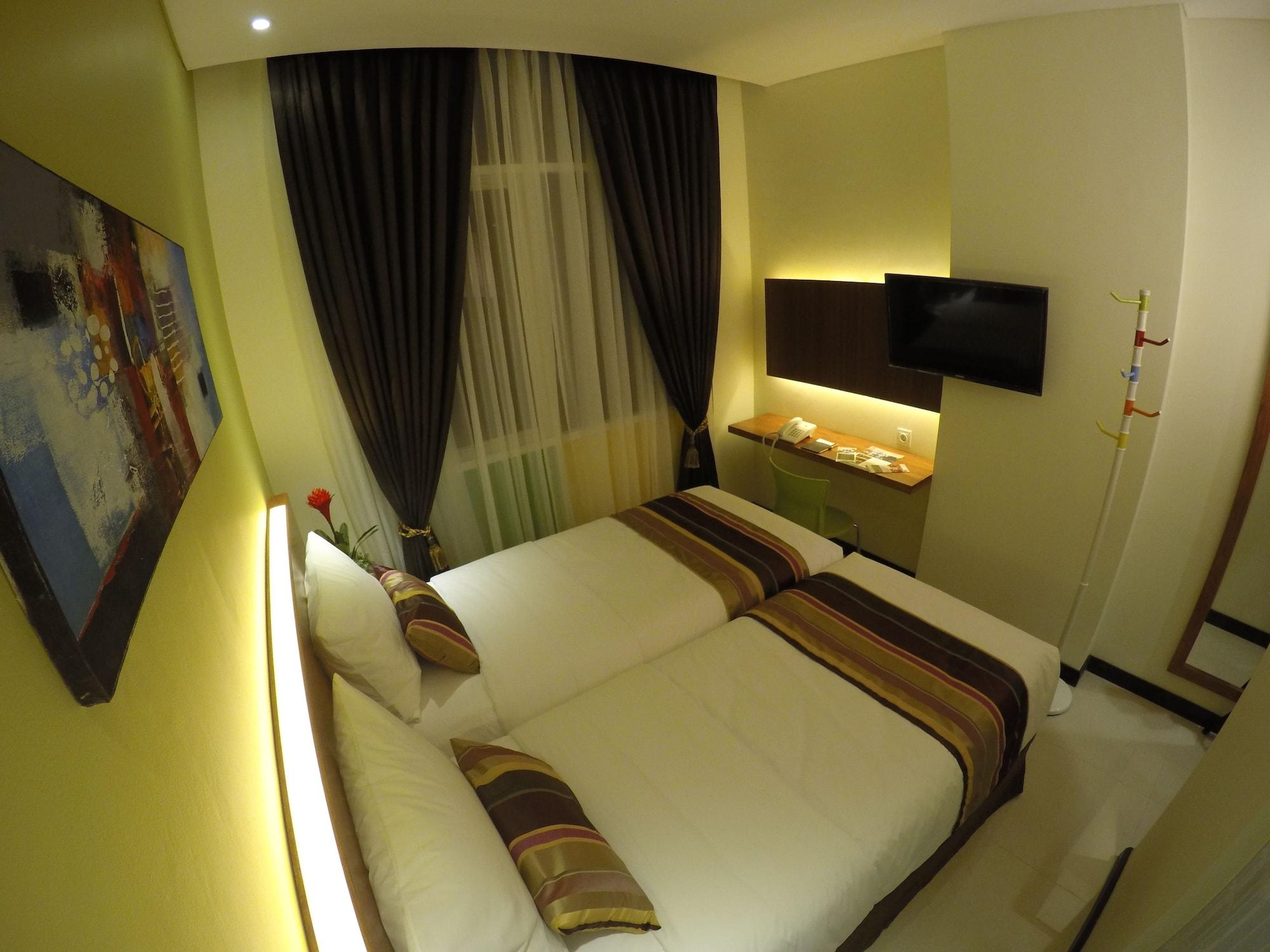 Biz Boulevard Hotel Manado Eksteriør bilde