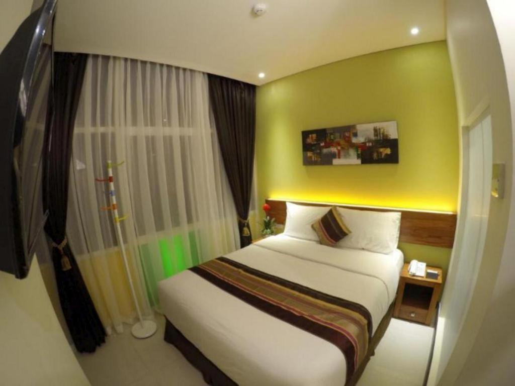Biz Boulevard Hotel Manado Eksteriør bilde
