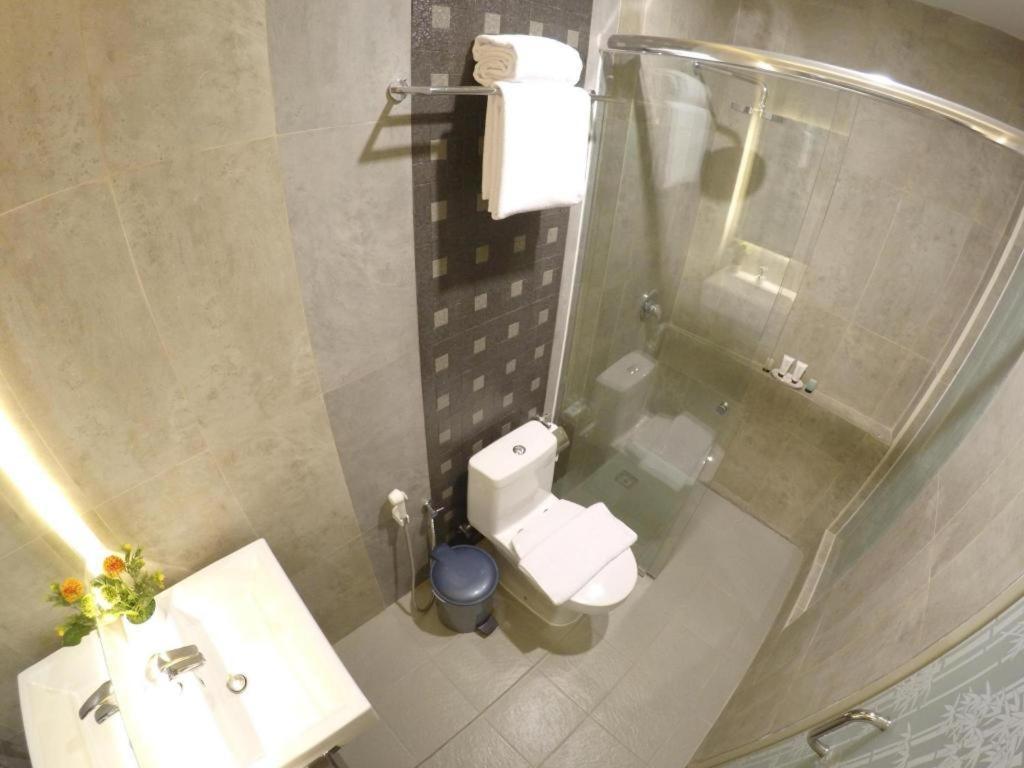Biz Boulevard Hotel Manado Eksteriør bilde