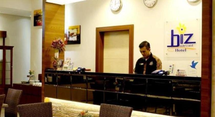 Biz Boulevard Hotel Manado Eksteriør bilde