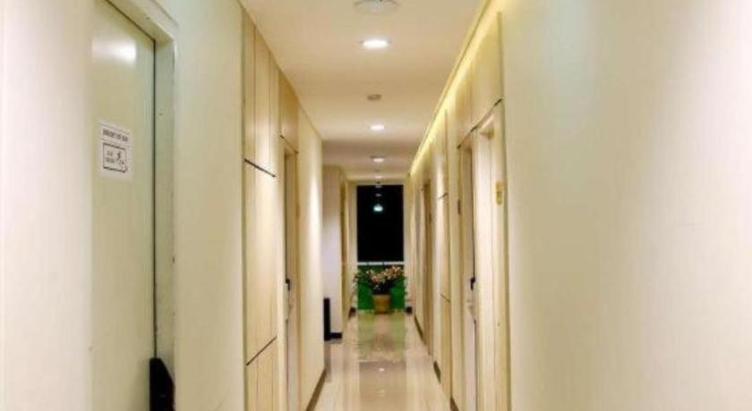 Biz Boulevard Hotel Manado Eksteriør bilde