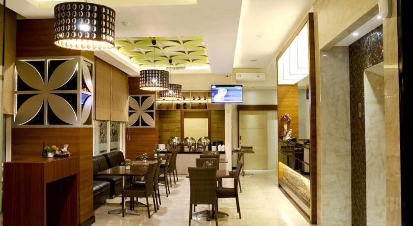 Biz Boulevard Hotel Manado Eksteriør bilde