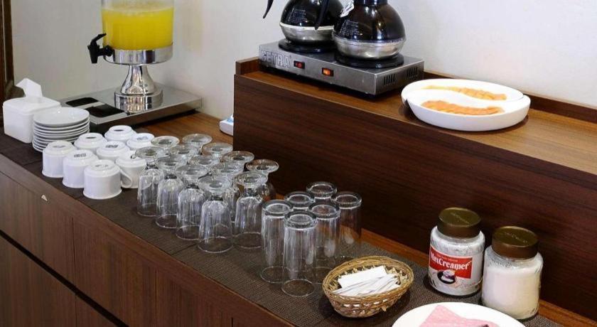 Biz Boulevard Hotel Manado Eksteriør bilde