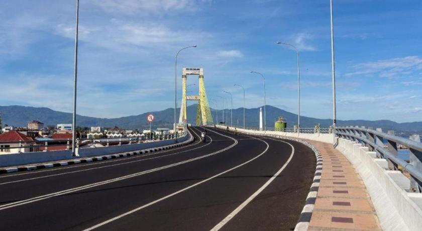 Biz Boulevard Hotel Manado Eksteriør bilde