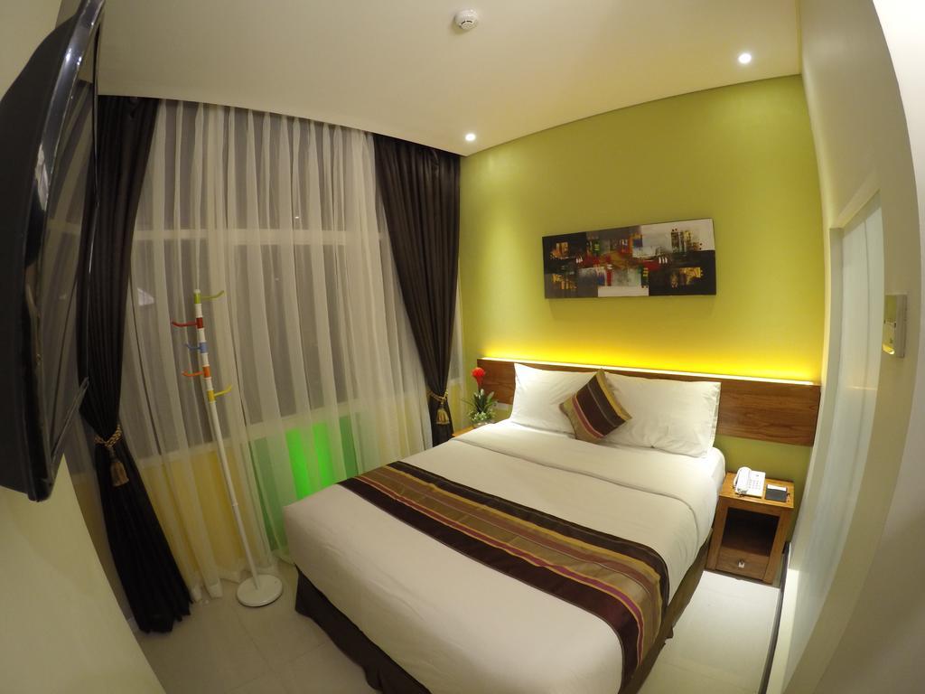 Biz Boulevard Hotel Manado Eksteriør bilde