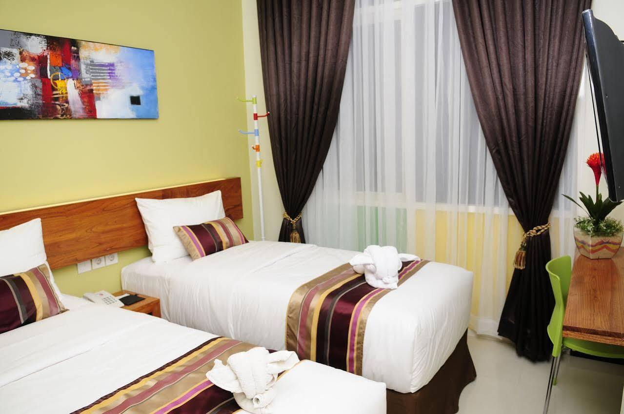 Biz Boulevard Hotel Manado Eksteriør bilde
