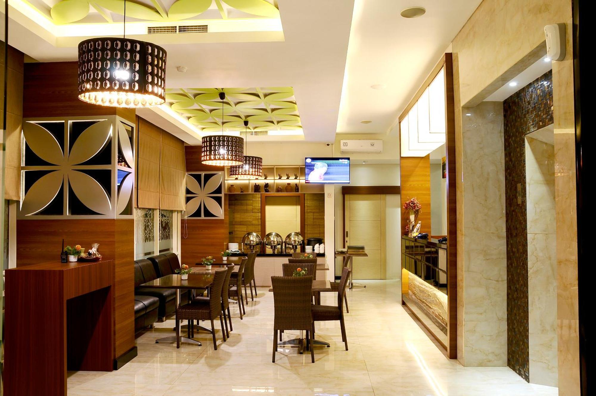 Biz Boulevard Hotel Manado Eksteriør bilde